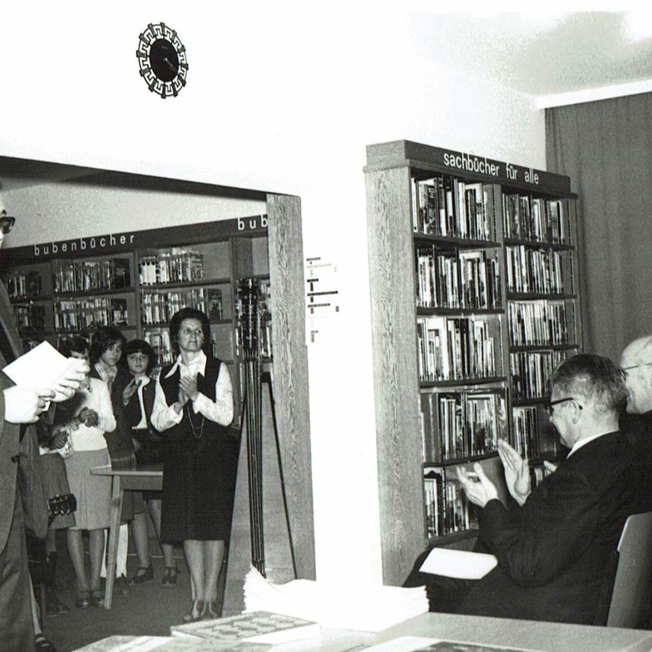 Eröffnung der Bücherei Wattens 1976